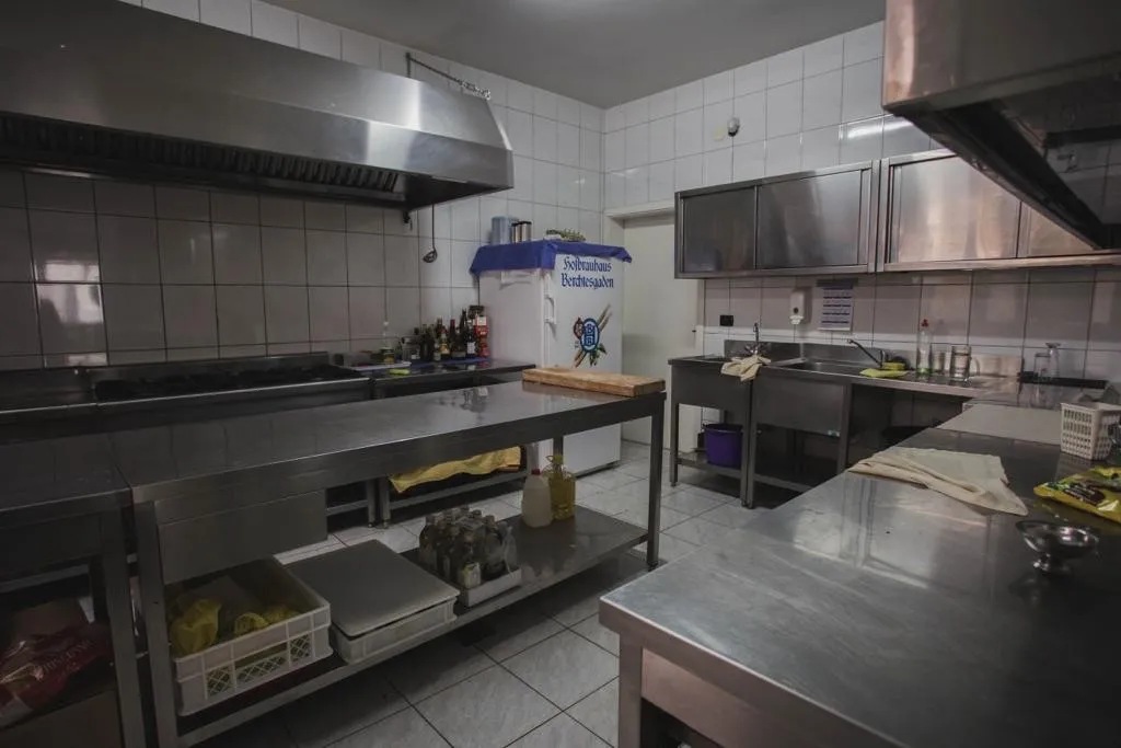 prodaje se hotel s restoranom u vukovaru - slika 11