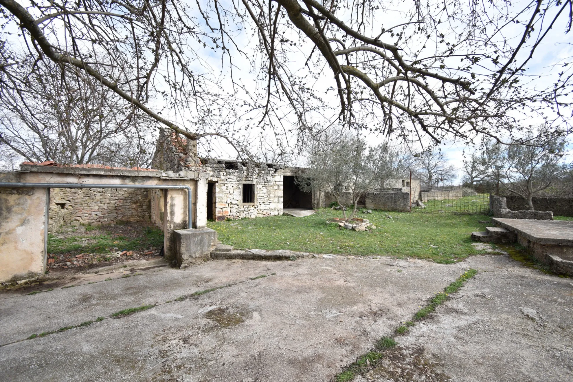 perspektivna kuća s velikim dvorištem: bribir, 150.00 m2 - slika 2