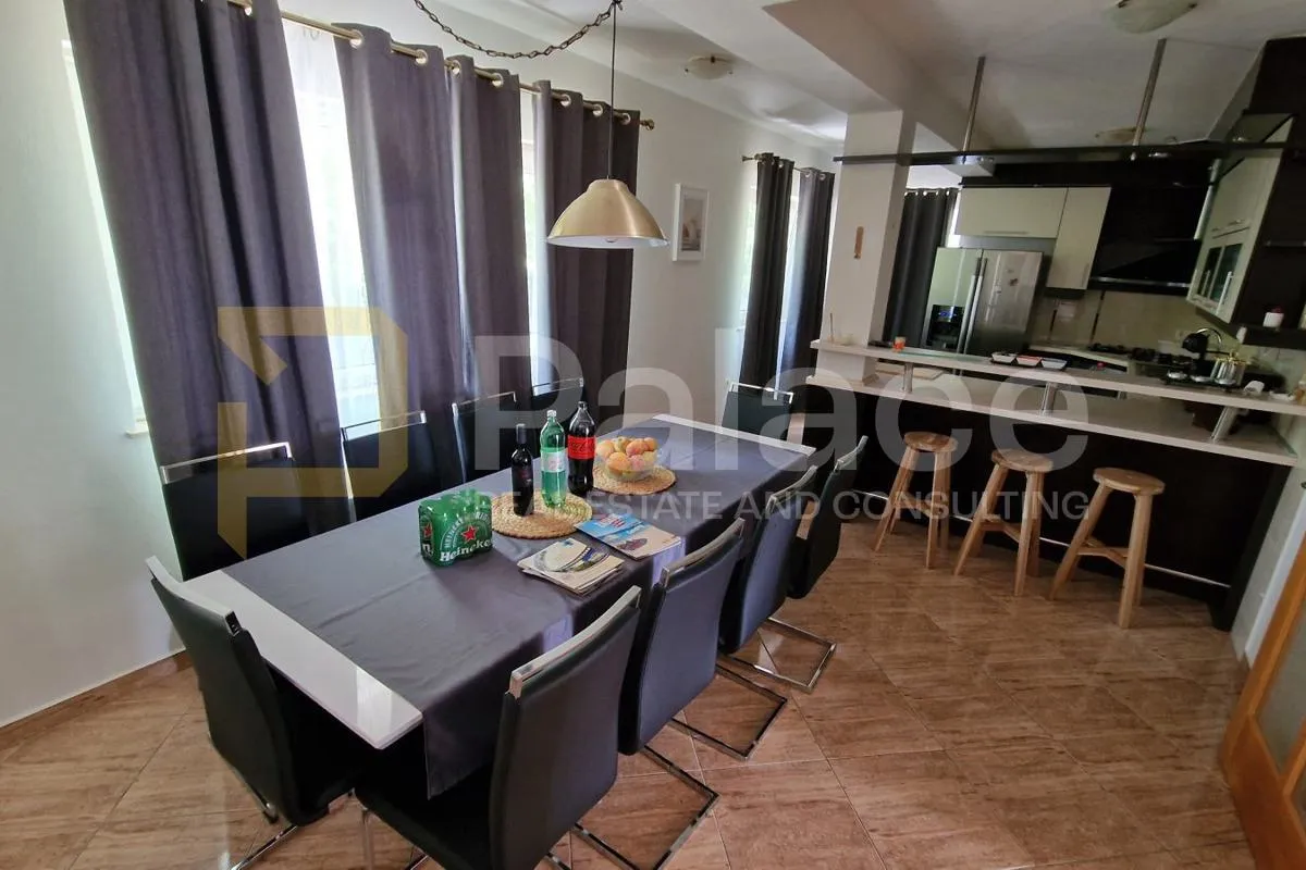 vila sa grijanim bazenom, konobom i apartmanima, zemunik donji - slika 9