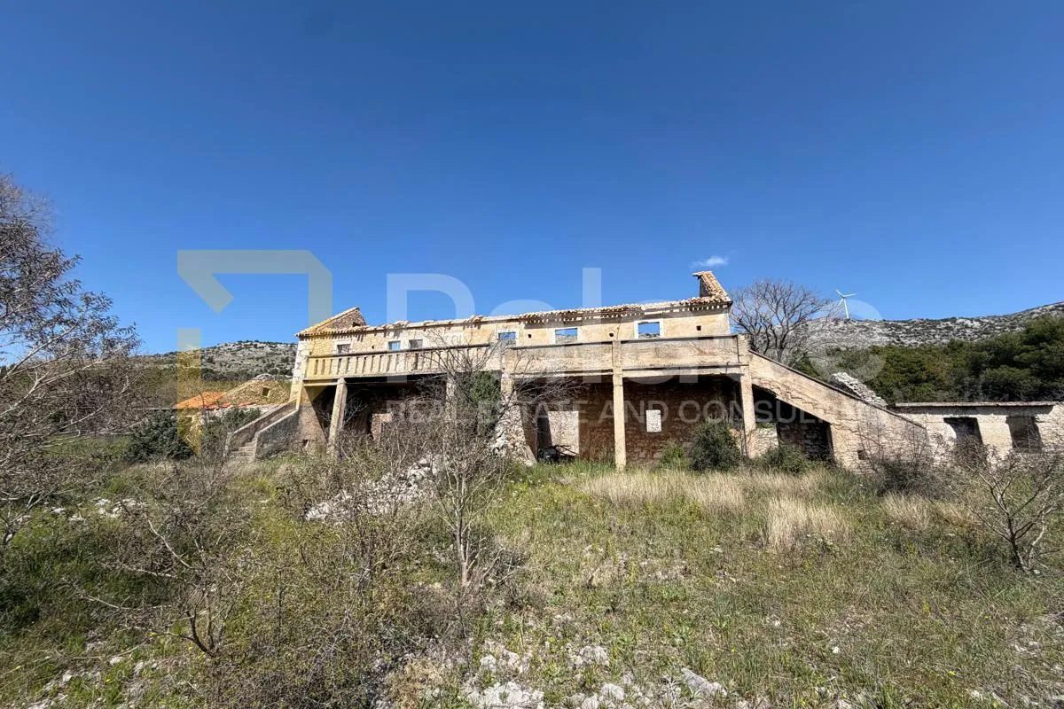 kamena dvojna kuća na velikoj parceli, 6632 m2 - slika 4