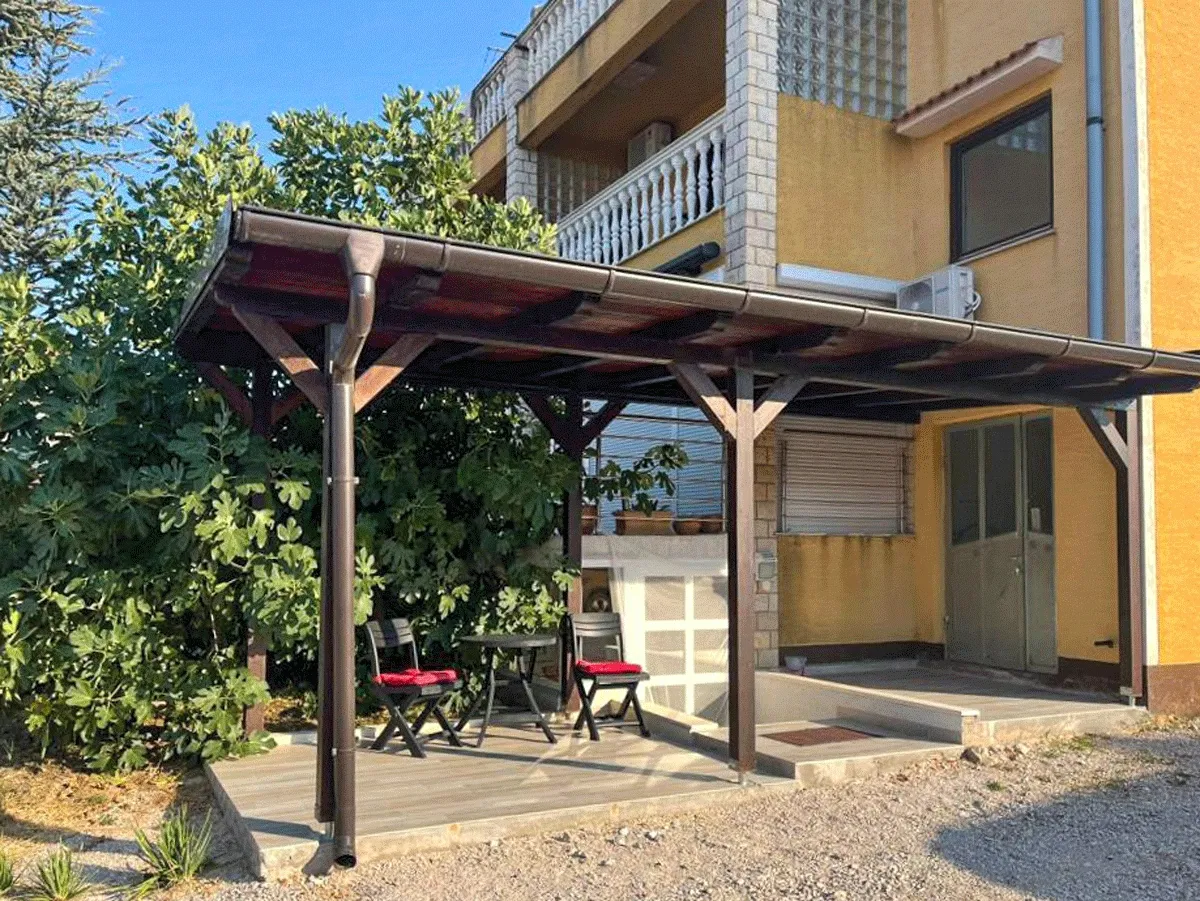 prostrani studio apartman 39m2 u primoštenu sa terasom i parkingom - slika 5