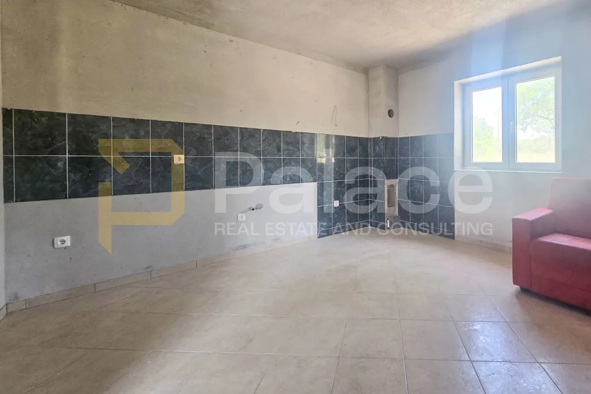 kuća prizemnica velikog potencijala na terenu 3000 m2, skradin-cicvare - slika 7