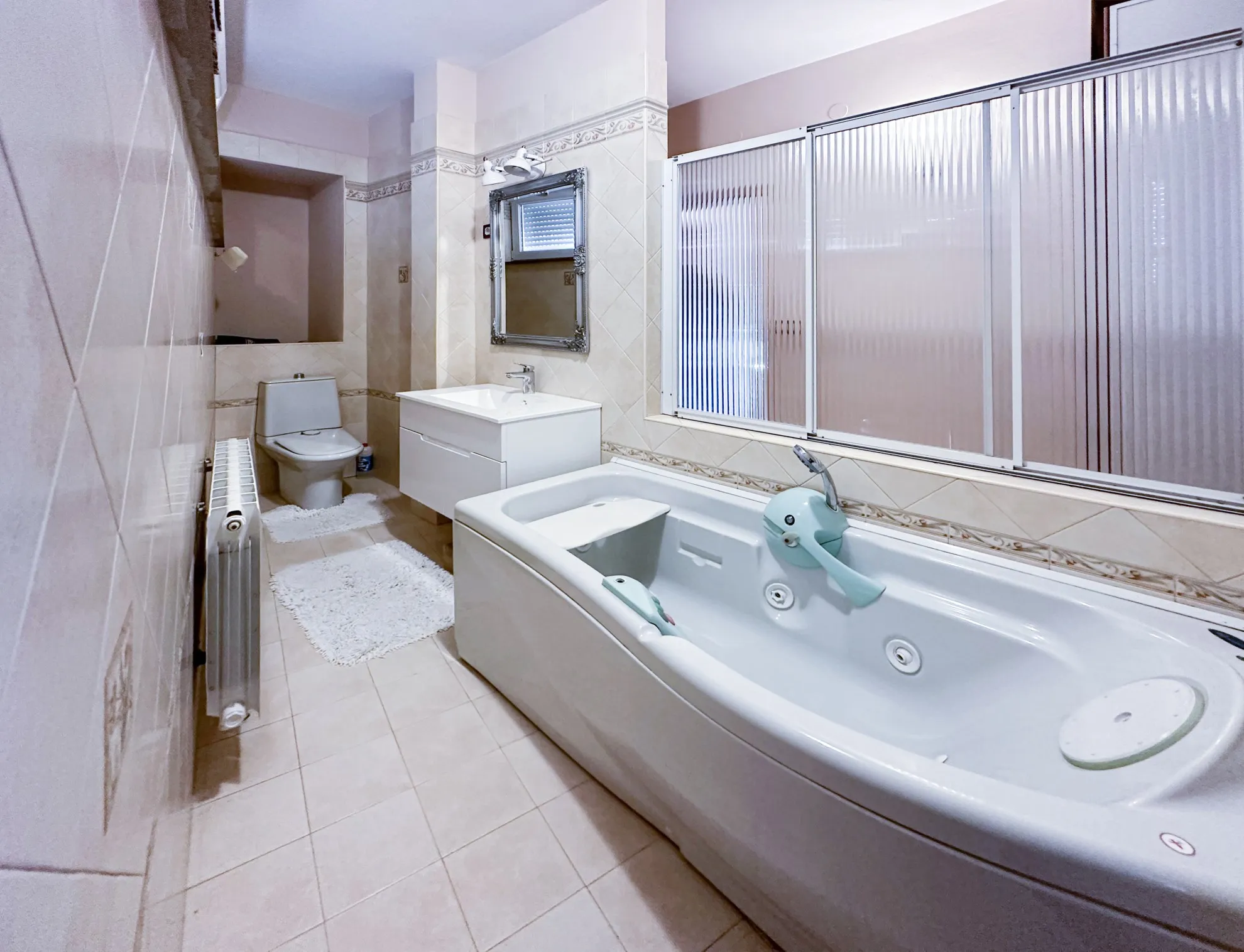 vila 10m od mora s okućnicom od 1700m2 + kućica od 80m2 - slika 11