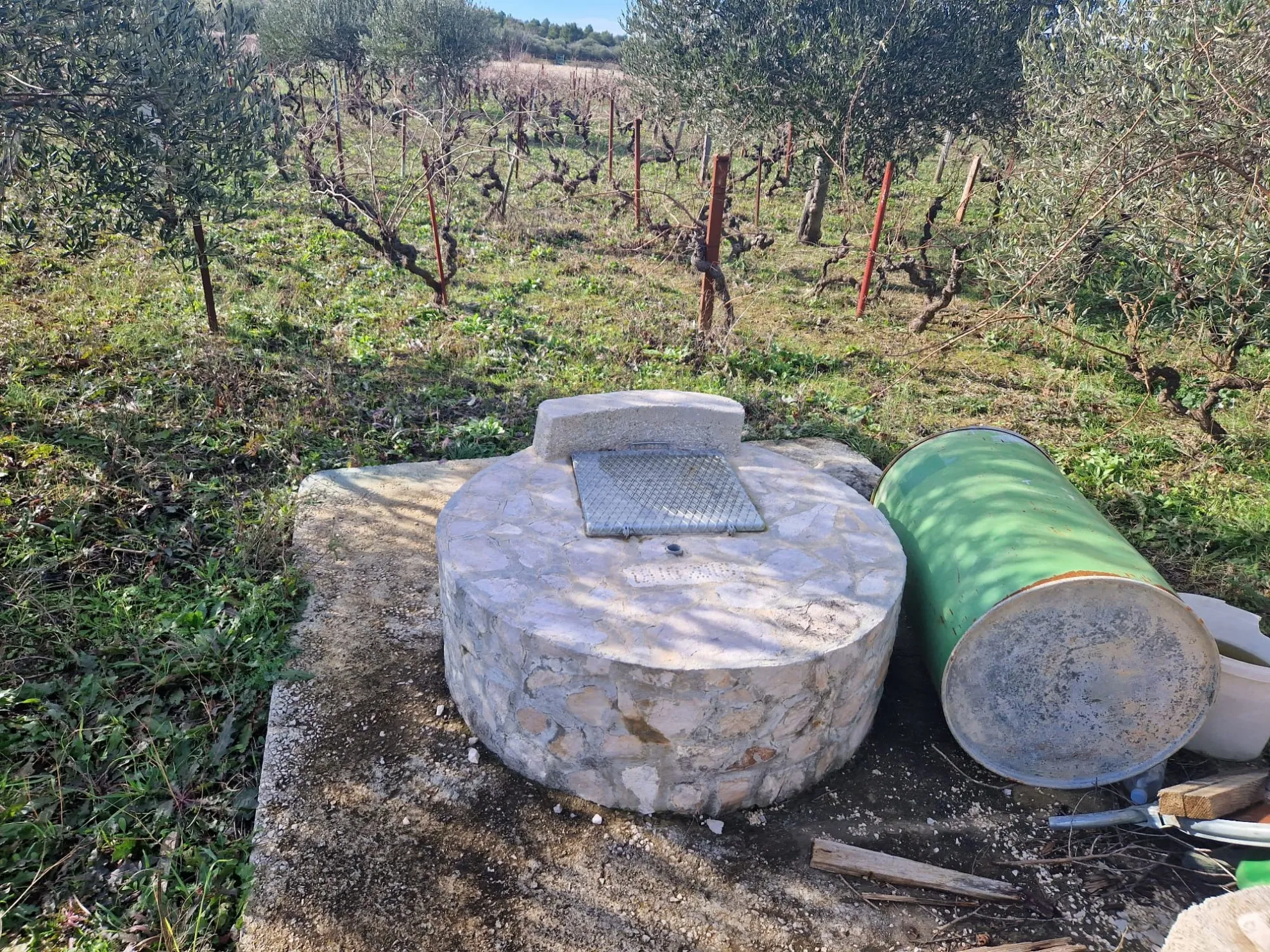 na prodaju parcela 1880m2 s pristupnim putem u jadrtovcu - slika 3