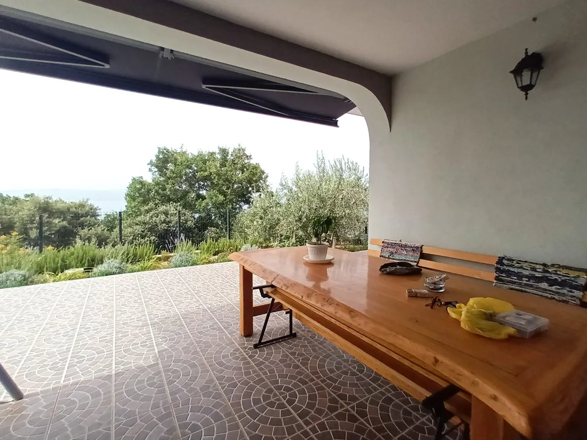 ekskluzivan trosoban stan 200m od mora s okućnicom od 600 m², marušići - slika 4