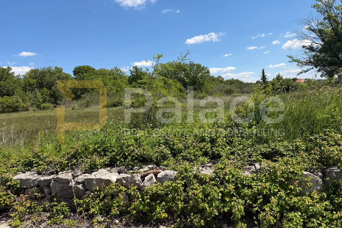 građevinsko zemljište površine 1726 m2, velika glava - slika 5