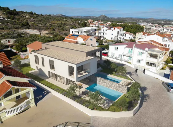 moderni dvoetažni stan s bazenom na vrhunskoj lokaciji, vodice, 230 m2 - slika 6