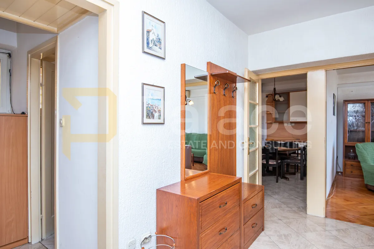 prodaje se stan 64 m2 u centru grada s predivnim pogledom - slika 7