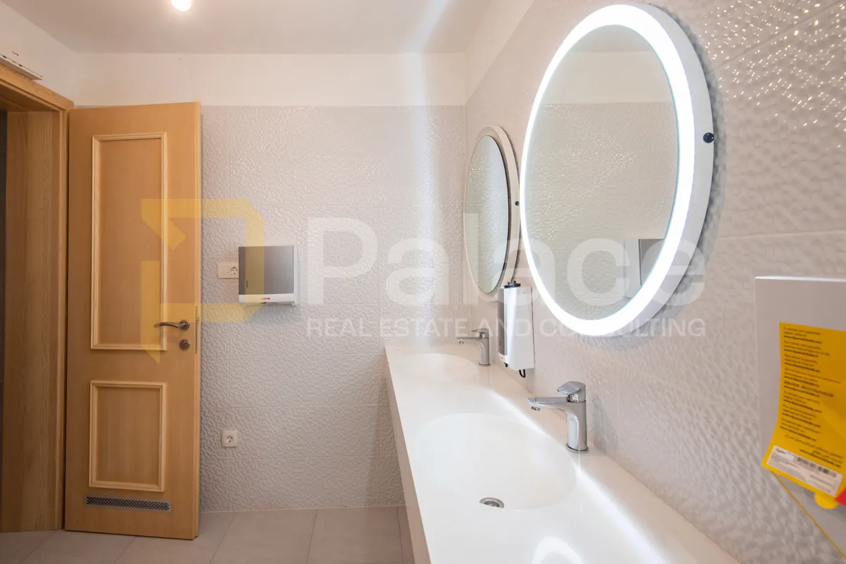 novouređeni i opremljeni hotel u skradinu 812 m2 - slika 17