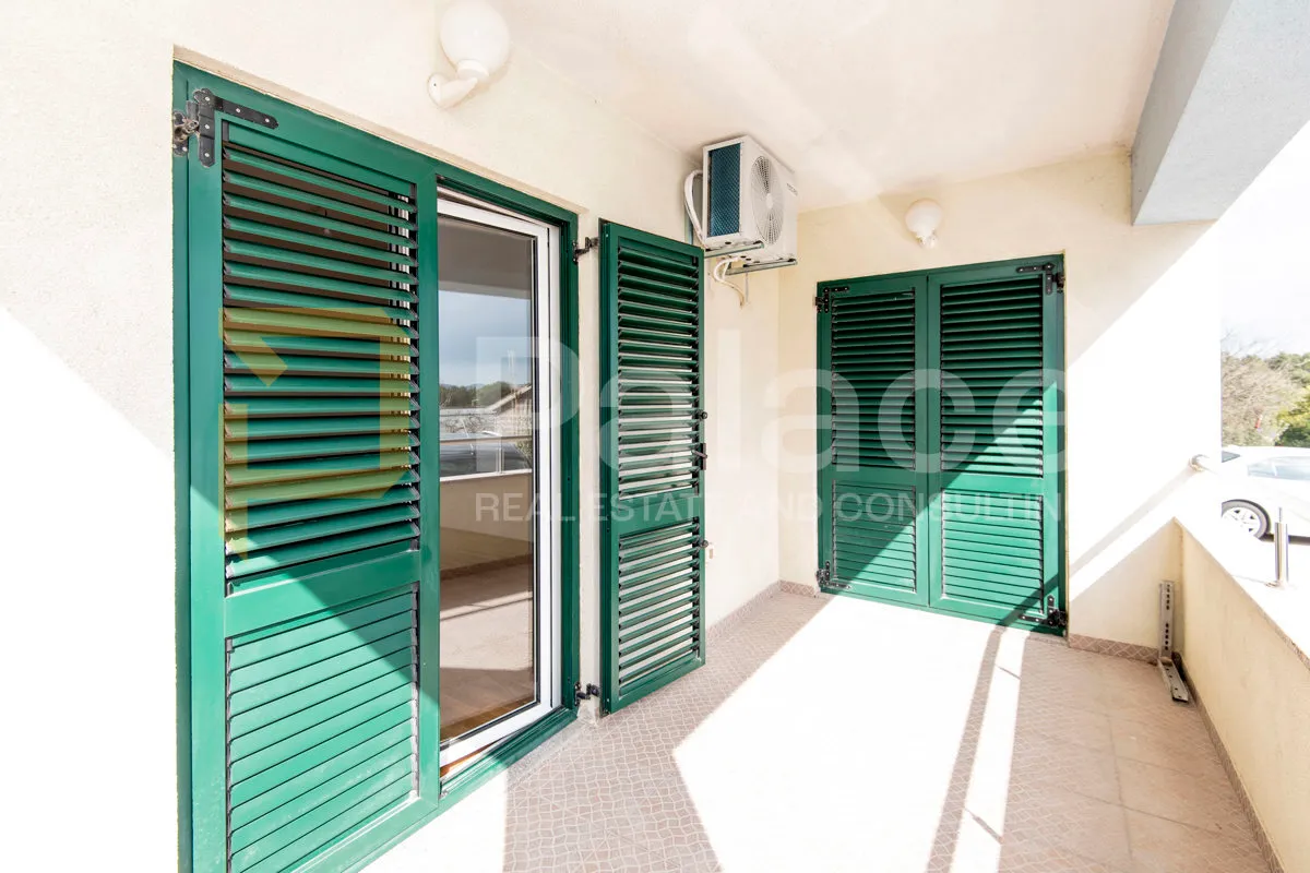 prostran dvosoban stan nadomak obale - podsolarsko, šibenik - slika 16