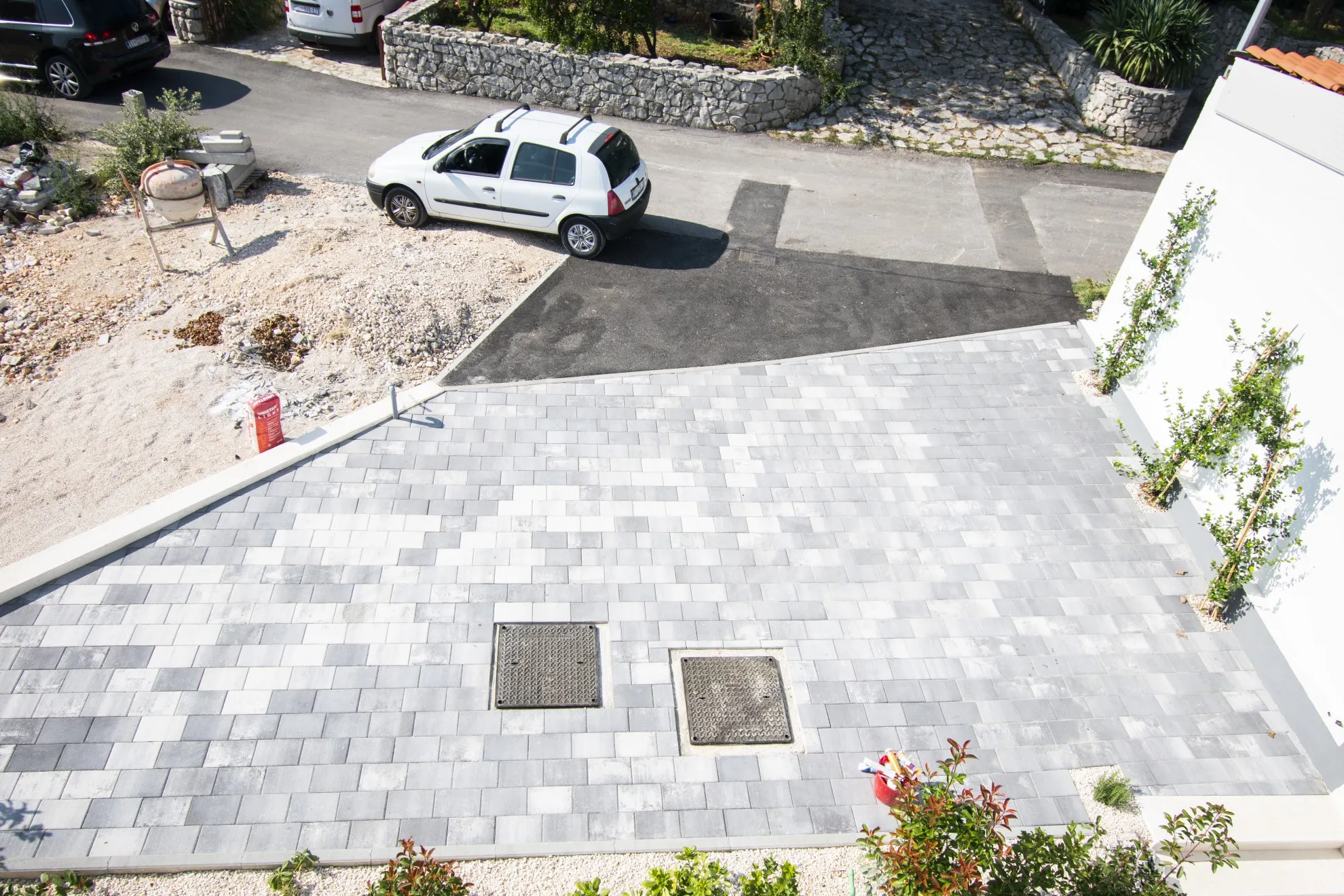 luksuzni dvoetažni stan s krovnom terasom, pogled na more,tisno,120 m2 - slika 12
