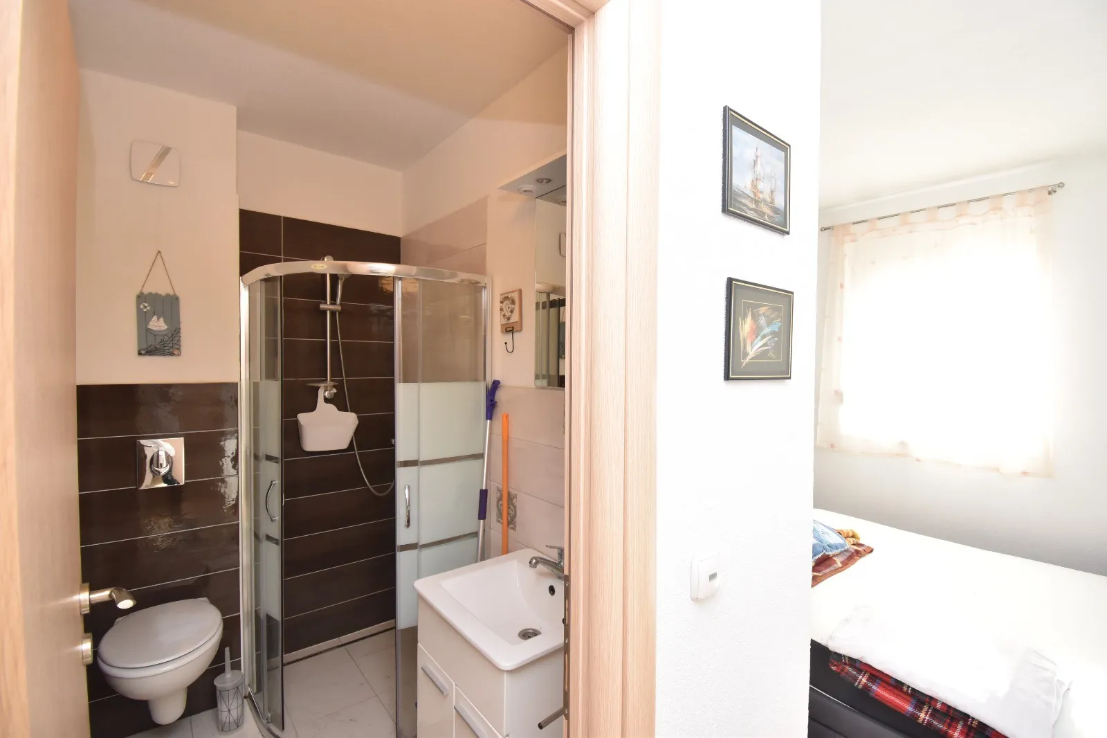 samostojeća kuća s apartmanima blizu plaže, grebaštica 270 m2 - slika 12