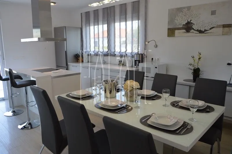 neobična villa na izvrsnoj lokaciji na otoku čiovu - slika 7