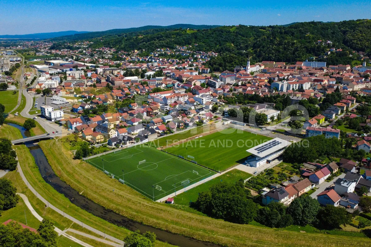 Kompletan poslovni pogon uz prometnu ulicu | Požega