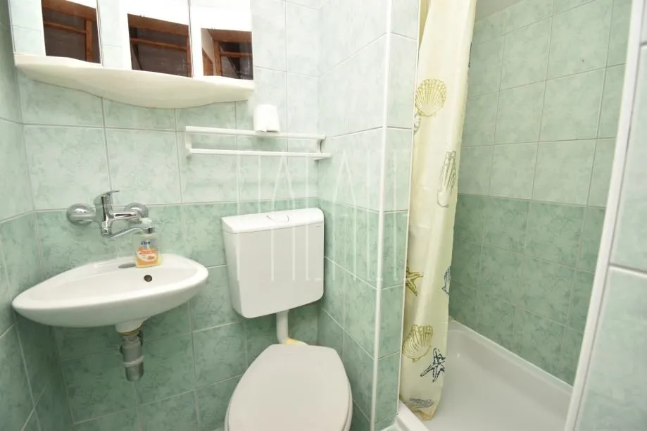 stan na katu kuće s pogledom na more, vodice, 89.00 m2 - slika 14