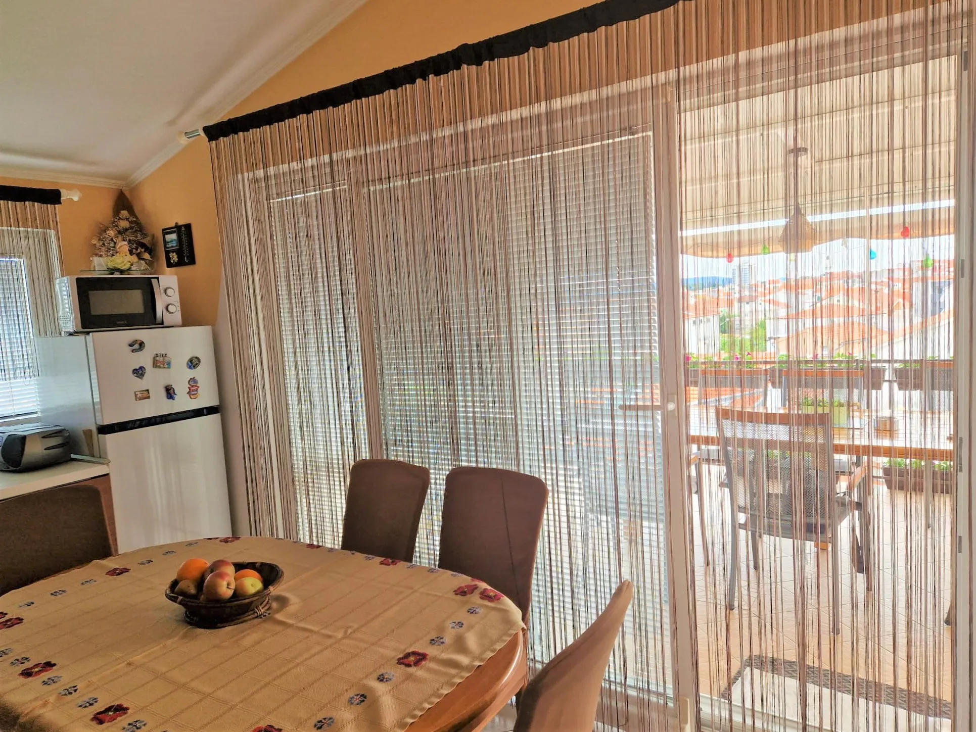 kuća u centru vodica s 5 apartmana i dvorištem 263.00 m2 - slika 15