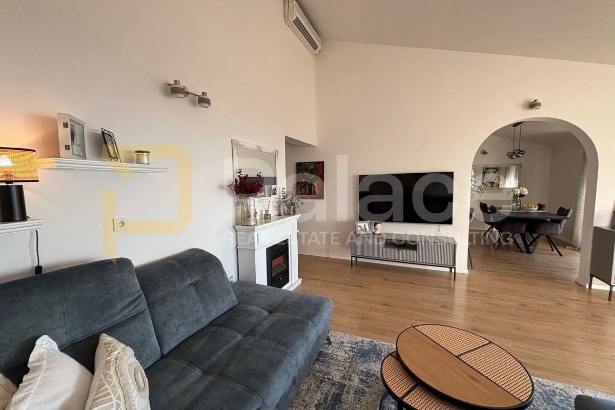 komforan 3‑sobni stan 105 m² + 2 parkirna mjesta, pogled na more - slika 3