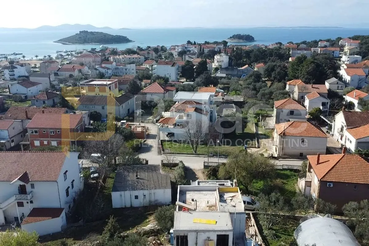 pakoštane : troetažni penthouse s krovnom terasom, 126 m2 - slika 1