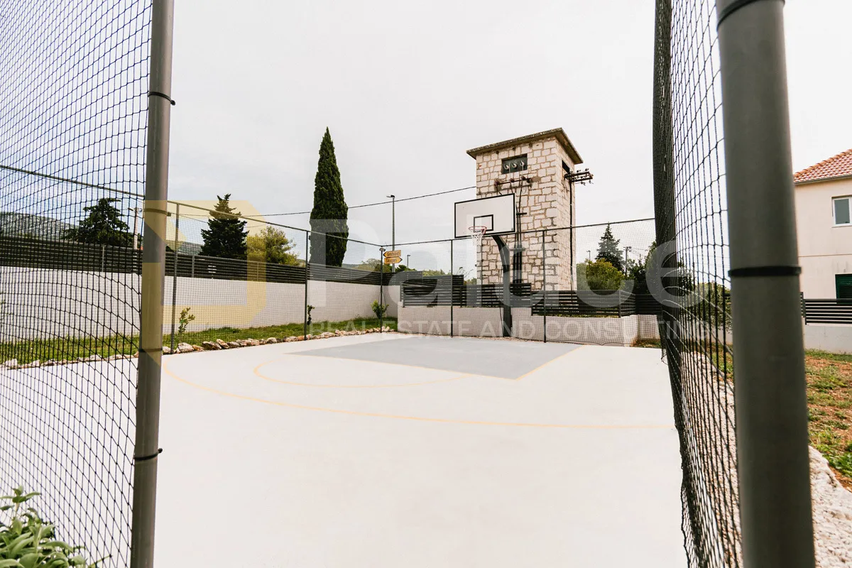 mediteranska vila u srcu zelene oaze - slika 10
