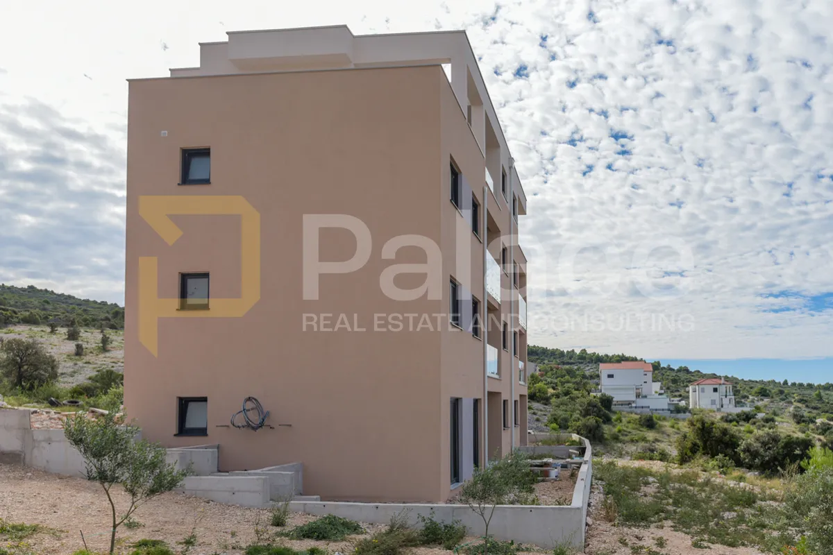 penthouse s velikim terasama i brutalnim pogledom, a7, primošten dolac, 66 m2 - slika 5