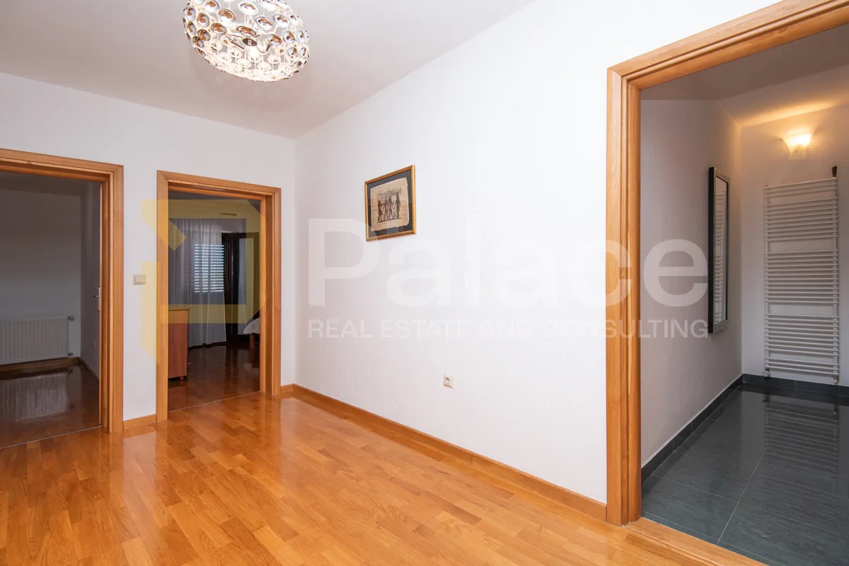 prostrani dvoetažni stan s pogledom na more – crnica, šibenik, 268m2 - slika 17