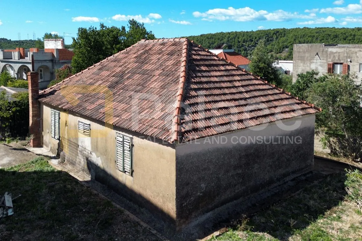 kuća prizemnica za renovaciju u jadrtovcu, 96 m² - slika 2