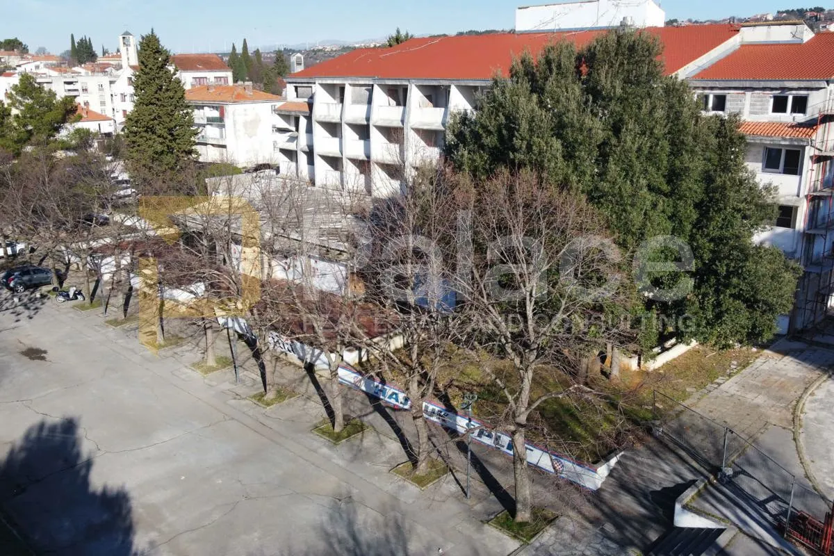 jedinstvena prilika: hotel za renovaciju u centru benkovca - slika 8