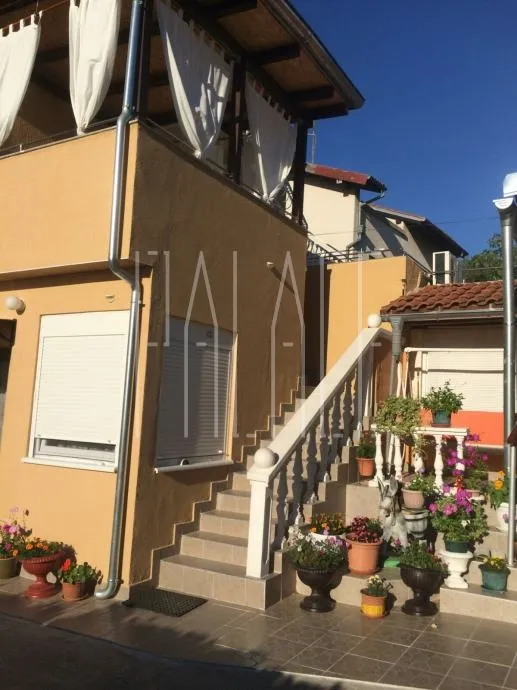 kuća: brodarica, katnica, 290.00 m2 (prodaja) - slika 20
