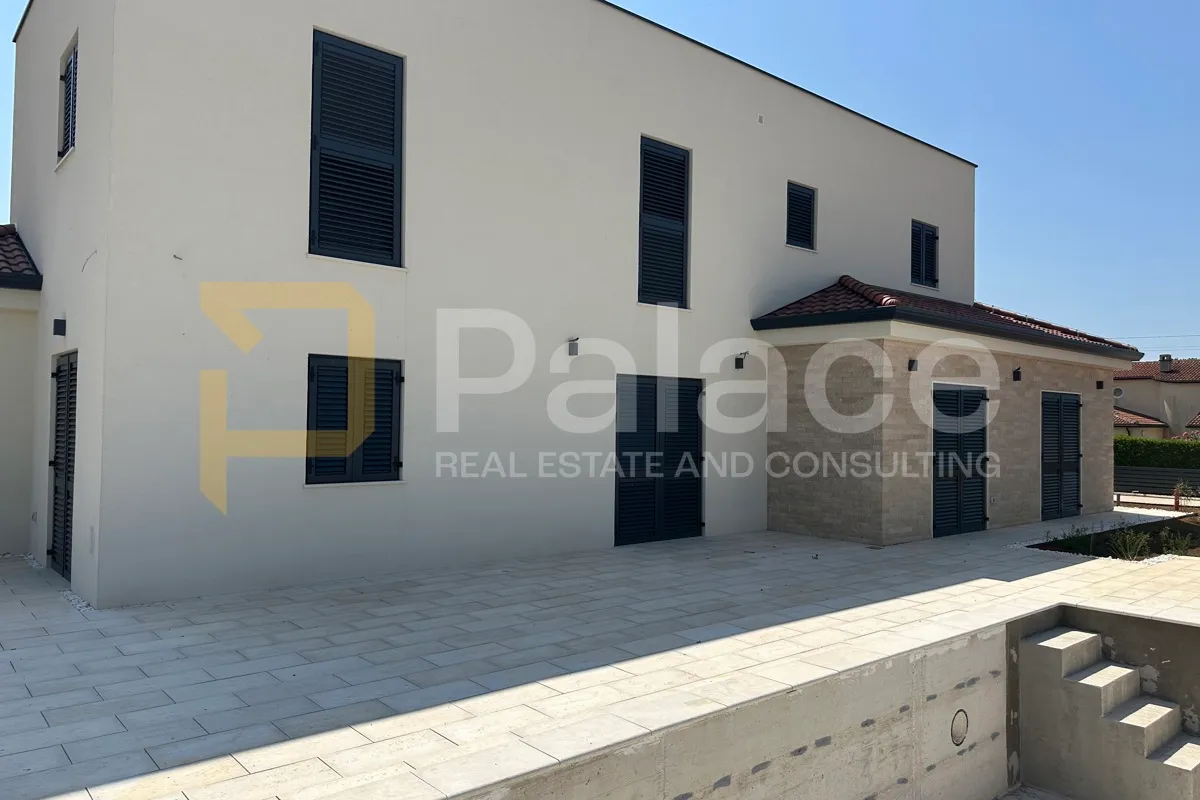 luksuzna vila s pogledom na more i bazenom, poreč - slika 10