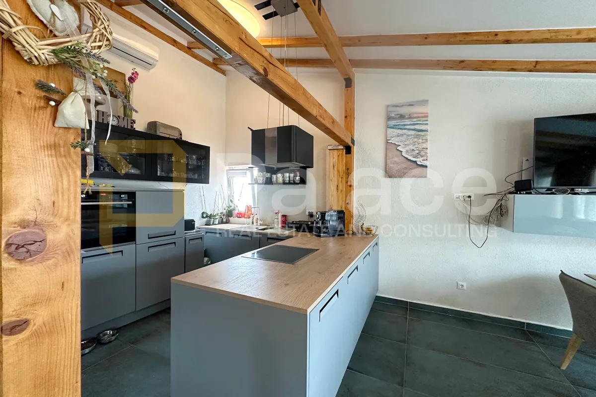 moderno uređen dvosoban stan na obali, 119 m2 - tisno - slika 15