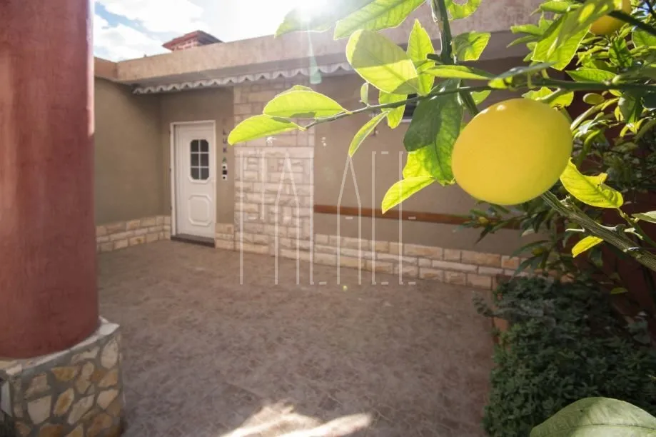 apartmanska kuća za zaljubljenike u turizam u vodicama, 980.00 m2 - slika 9