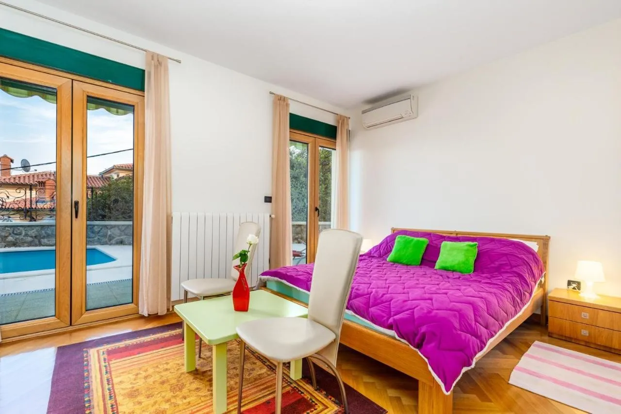 predivna vila s tri prostrana apartmana i bazenom, opatija, 420m2 - slika 3