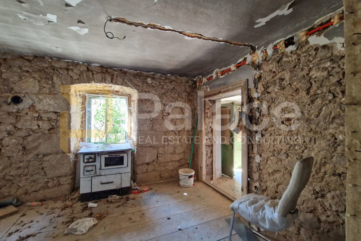 predivna kamena kuća s okućnicom i pogledom, križišće, 250 m² - slika 25