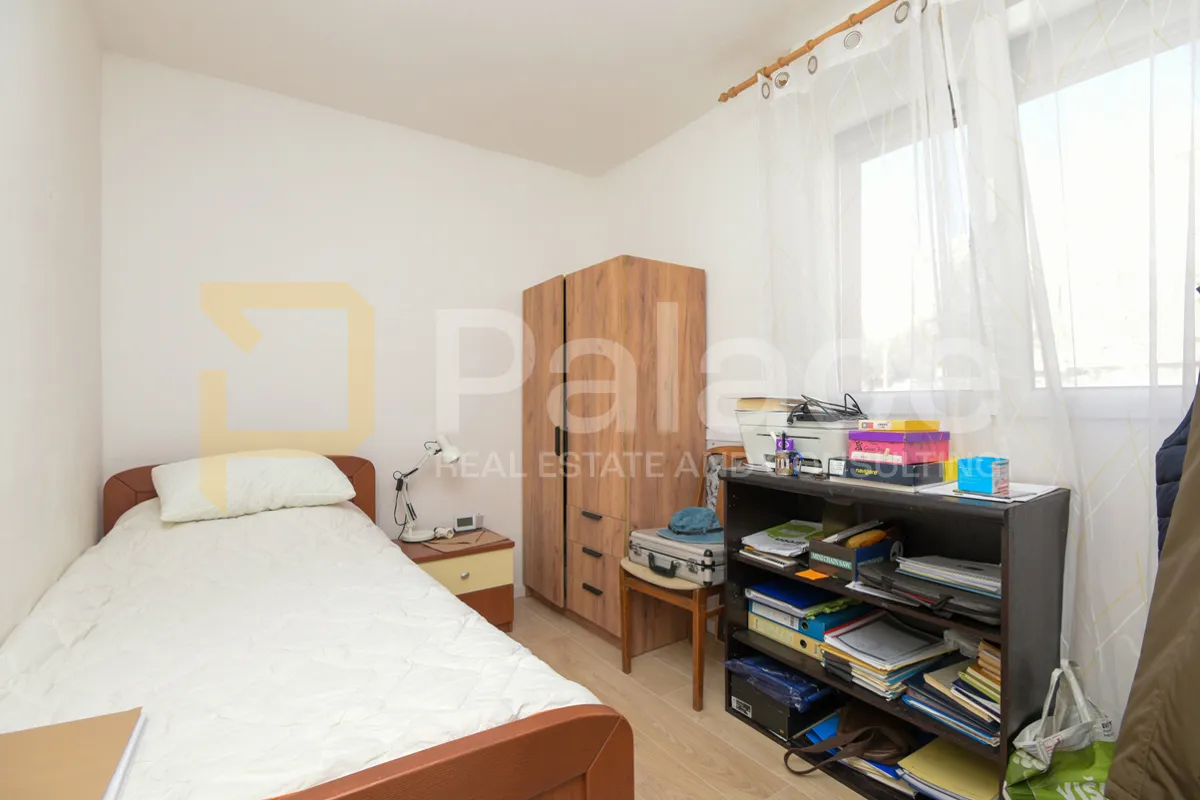 skladno uređen trosoban stan u zgradi, šibenik-krvavice 74,6 m2 - slika 13