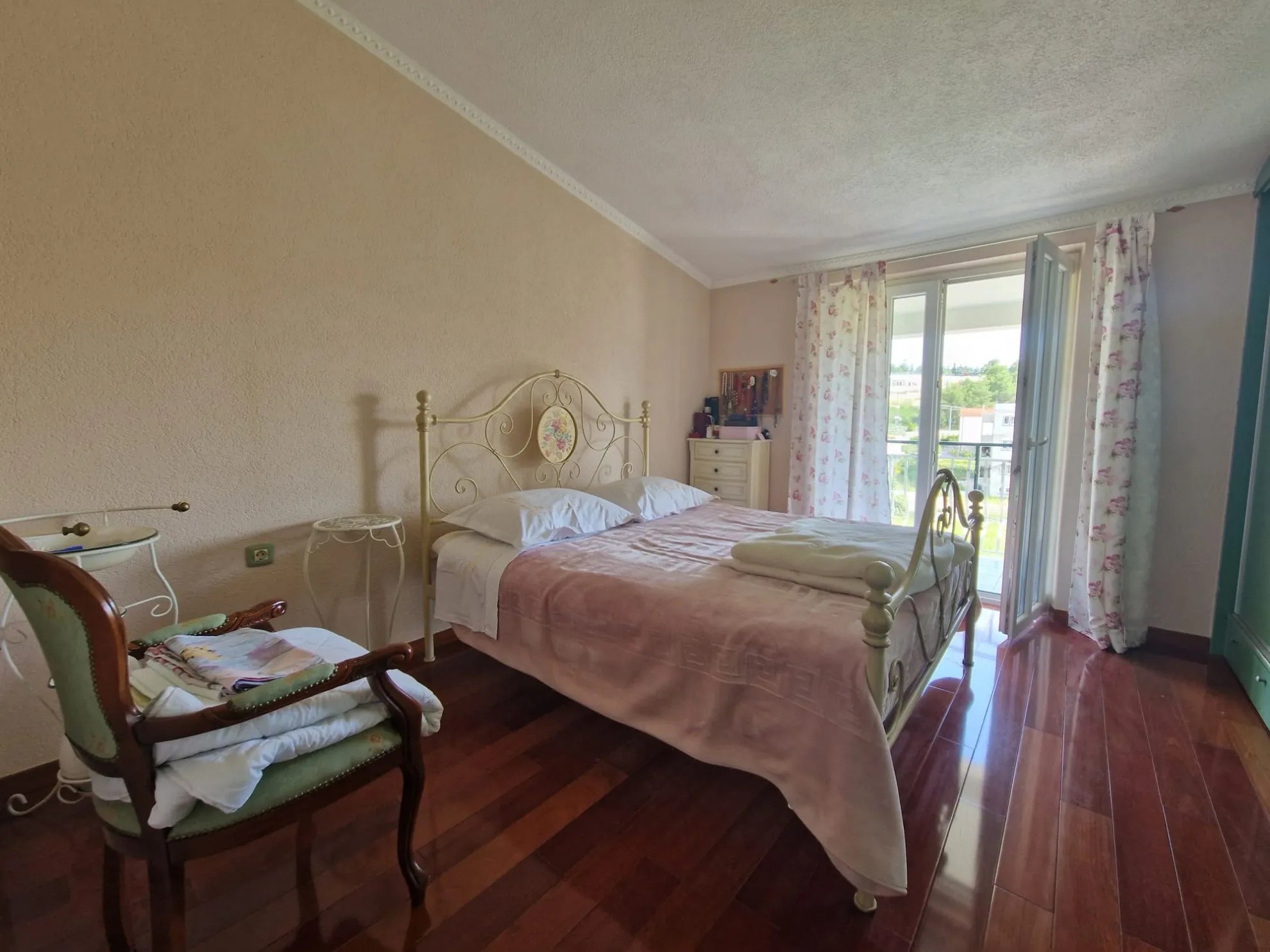 seget vranjica, prekrasna apartmanska kuća - slika 2