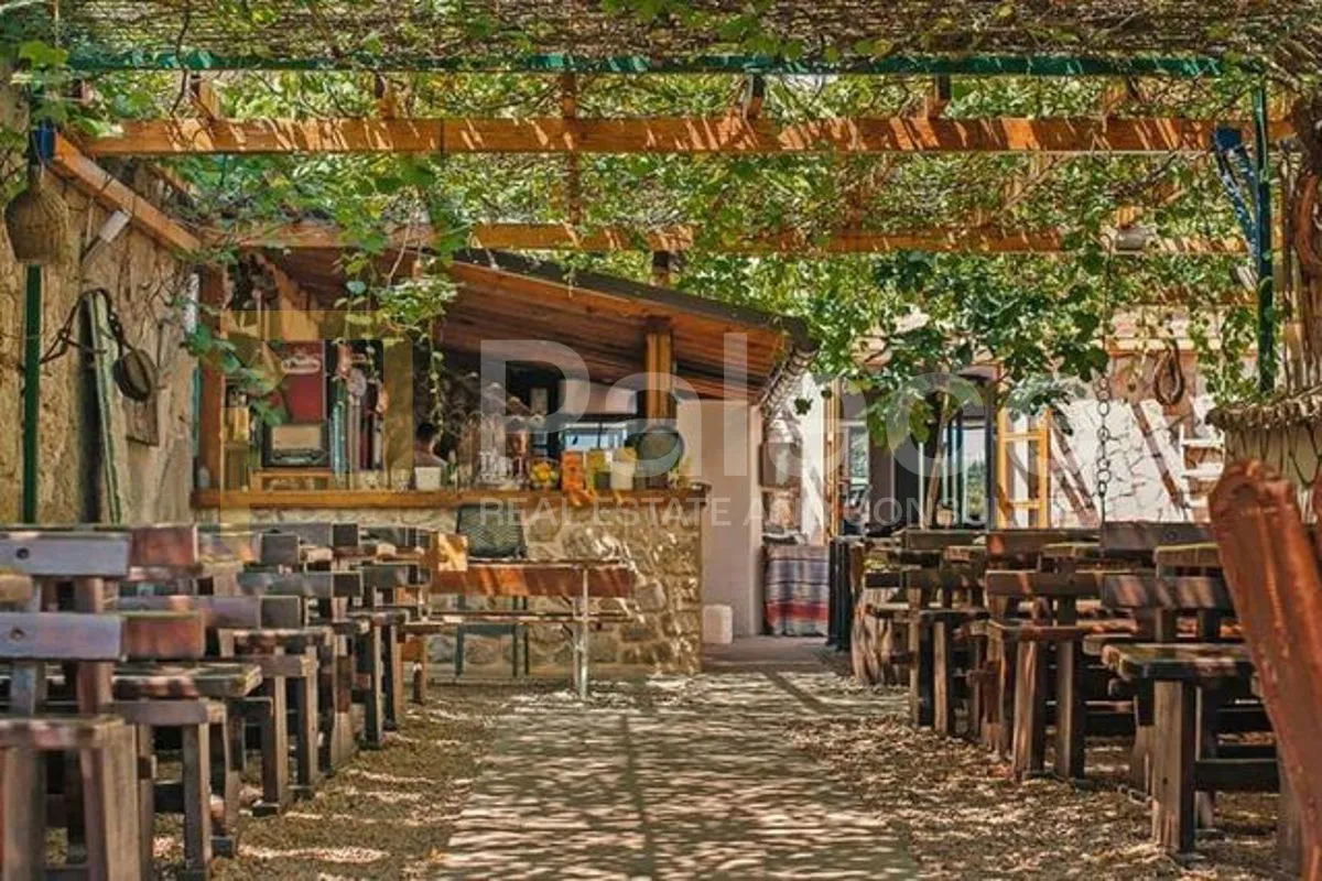pirovac, centar: restoran s uhodanim poslovanjem i kuća, prvi red do mora - slika 19