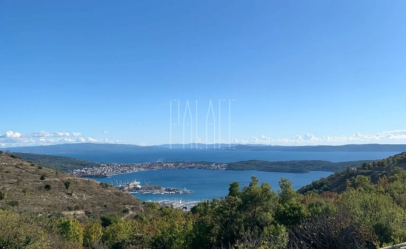 vila s impresivnim panoramskim pogledom na trogir, seget i okolne otoke! - slika 2