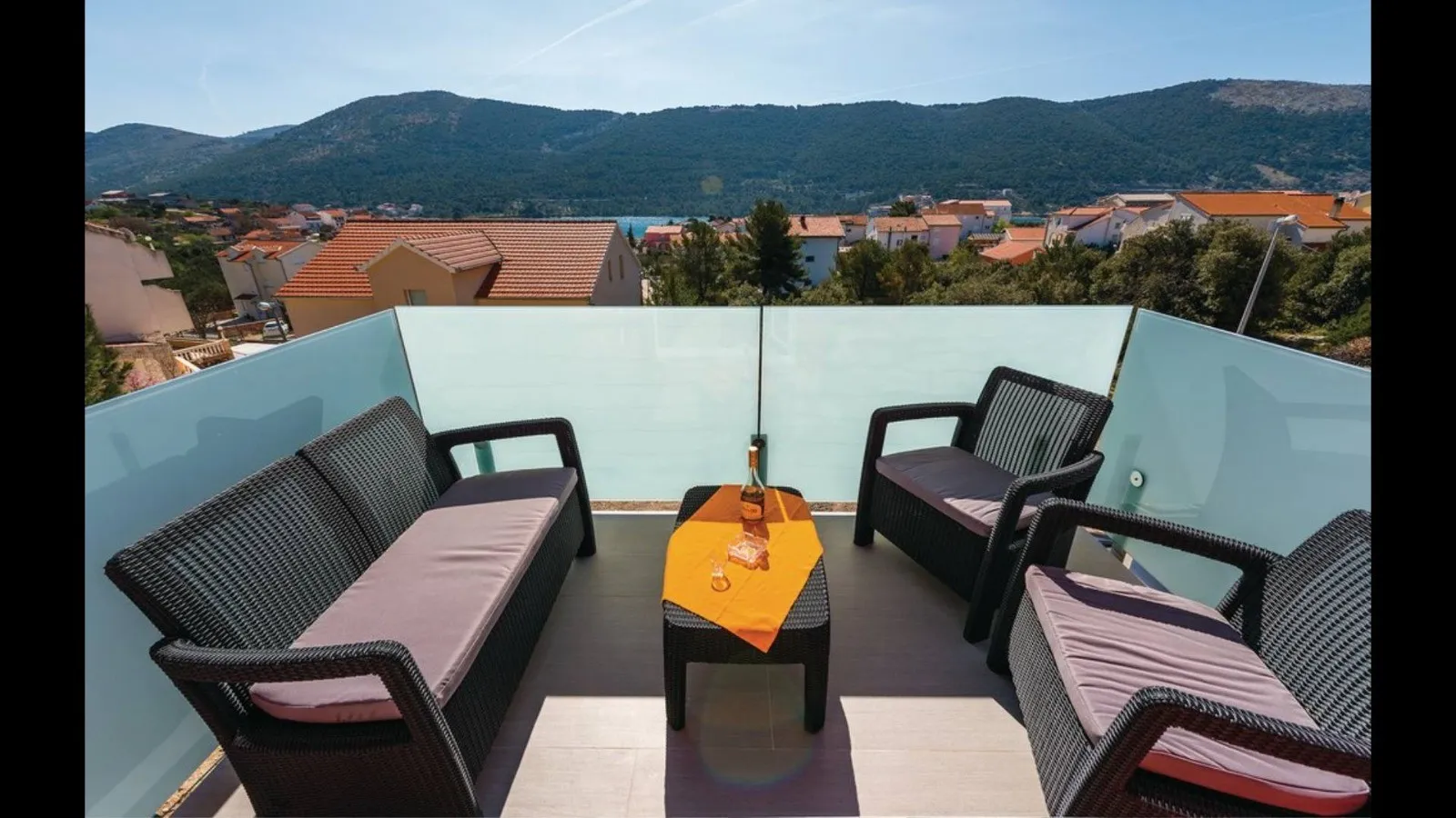 samostojeća kuća s apartmanima blizu plaže, grebaštica 270 m2 - slika 6