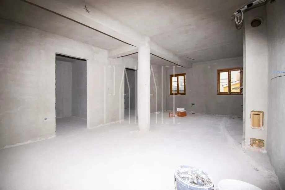 restoran s četiri stana u centru pakoštana, 550.00 m2 - slika 8