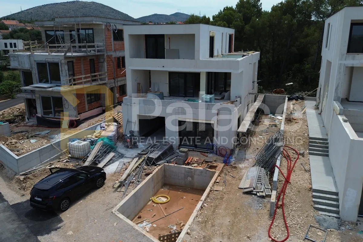 šibenik, bilice: luksuzna vila s pogledom na more u mirnom okruženju - slika 5