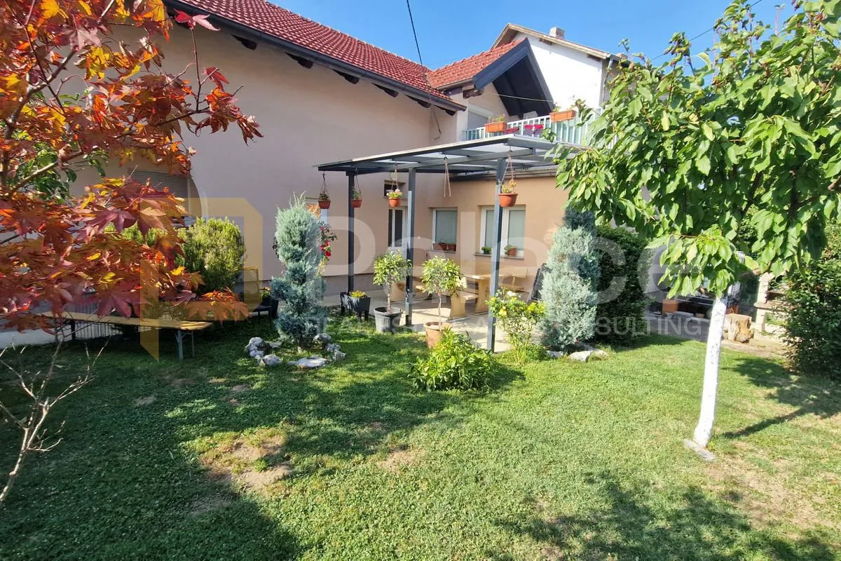 zagreb - bukovac: fantastična kuća sa garažom i velikom okućnicom - slika 28