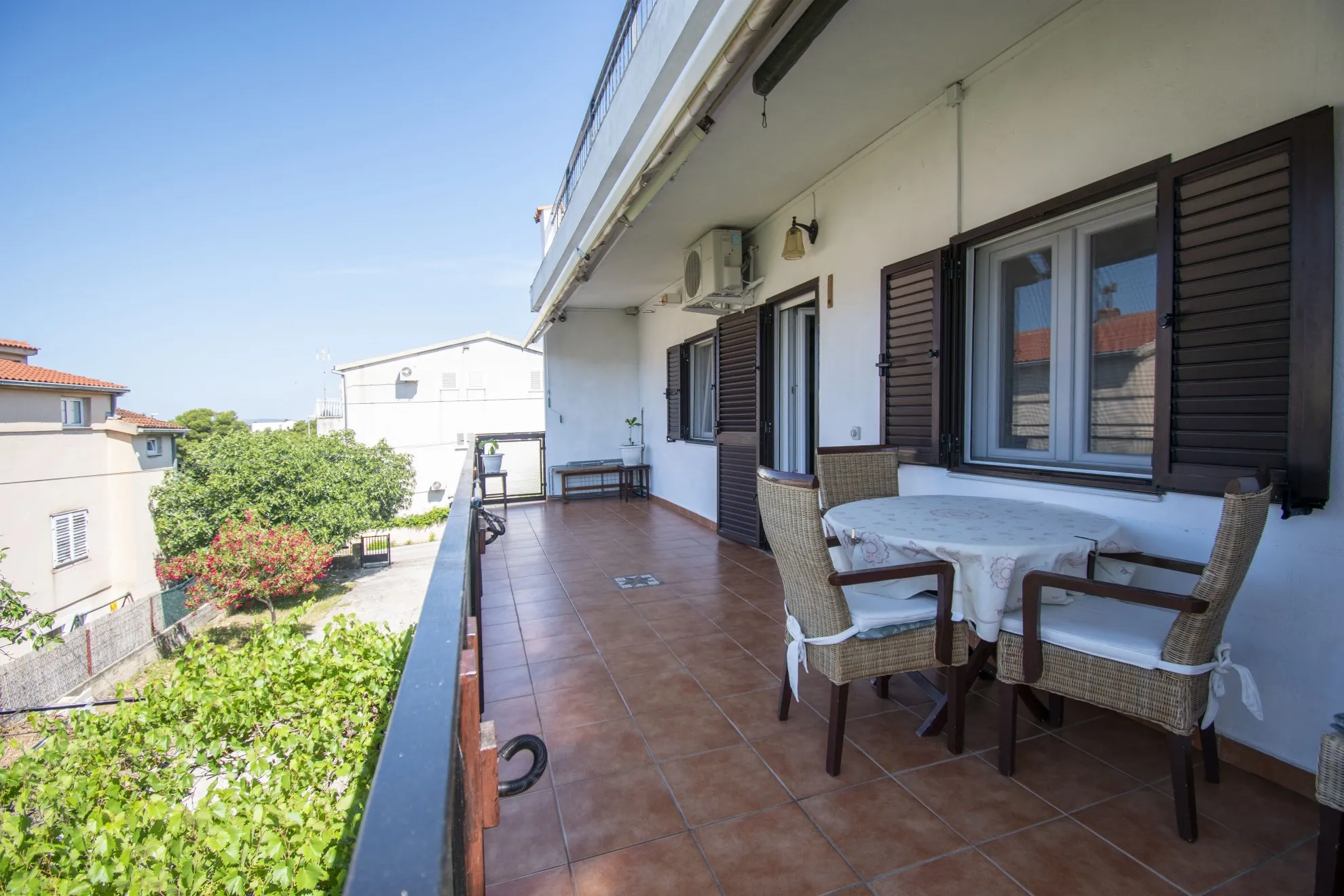 predivna kuća nedaleko od mora, 284 m2 i dvorište 650 m2 - slika 25