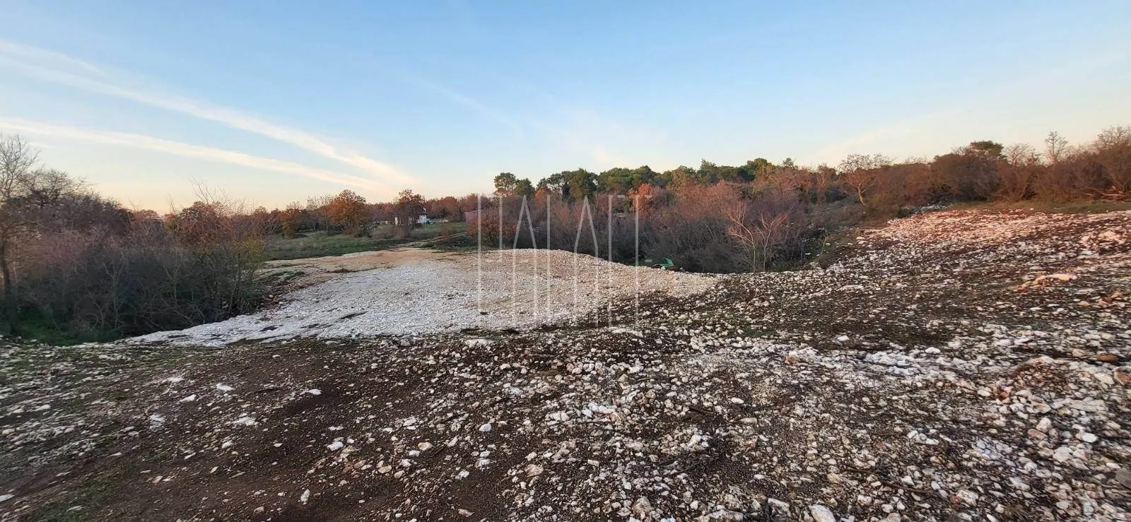 istra: građevinsko zemljište u blizini barbana 771 m2 - slika 2