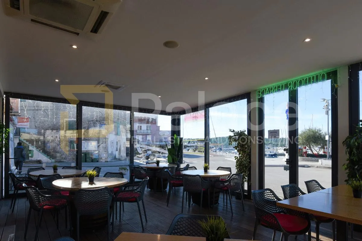 pirovac, centar: restoran s uhodanim poslovanjem i kuća, prvi red do mora - slika 4