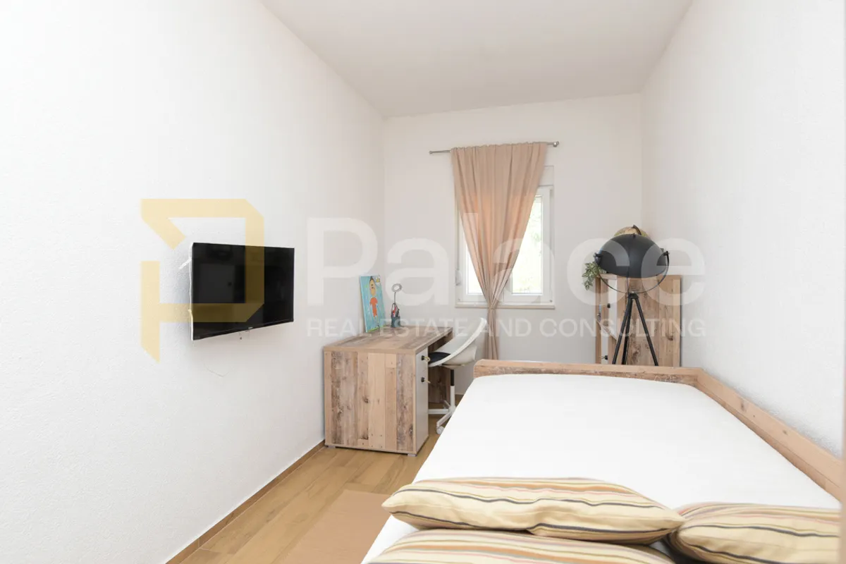 prekrasna moderna prizemnica s okućnicom u šibeniku, 196,25 m2 - slika 11