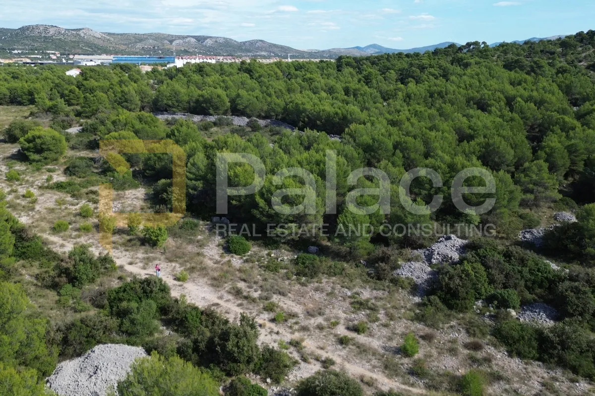 prilika: građevinski teren ogromnog potencijala, podsolarsko 5158 m2 - slika 6