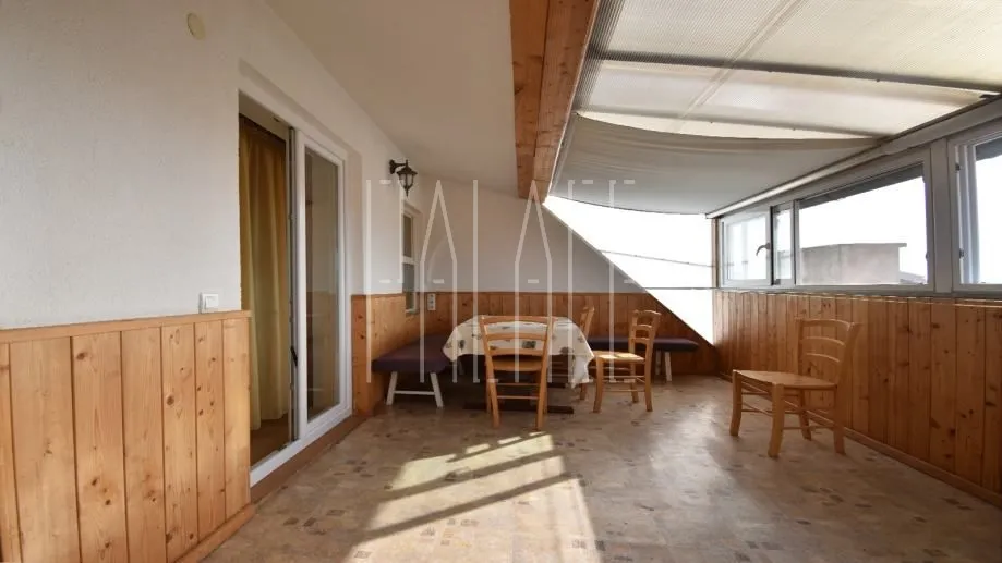 stan na katu kuće s pogledom na more, vodice, 89.00 m2 - slika 7