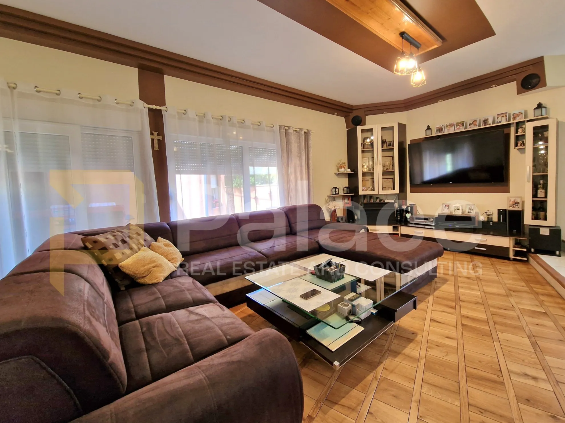 luksuzna samostojeća kuća s bazenom, 216,30 m2, jug 2 - slika 7