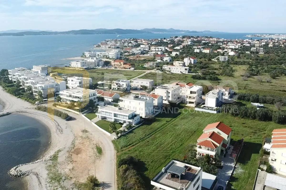 Građevinsko zemljište prvi red do mora Sukošan