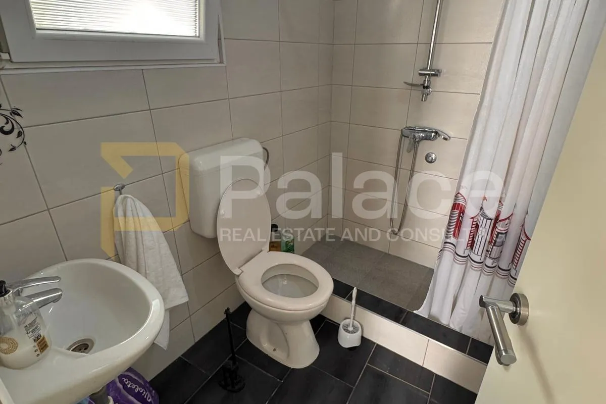 kuća 221 m² na dvije etaže + vrt 154 m² + stan 14 m² - slika 26
